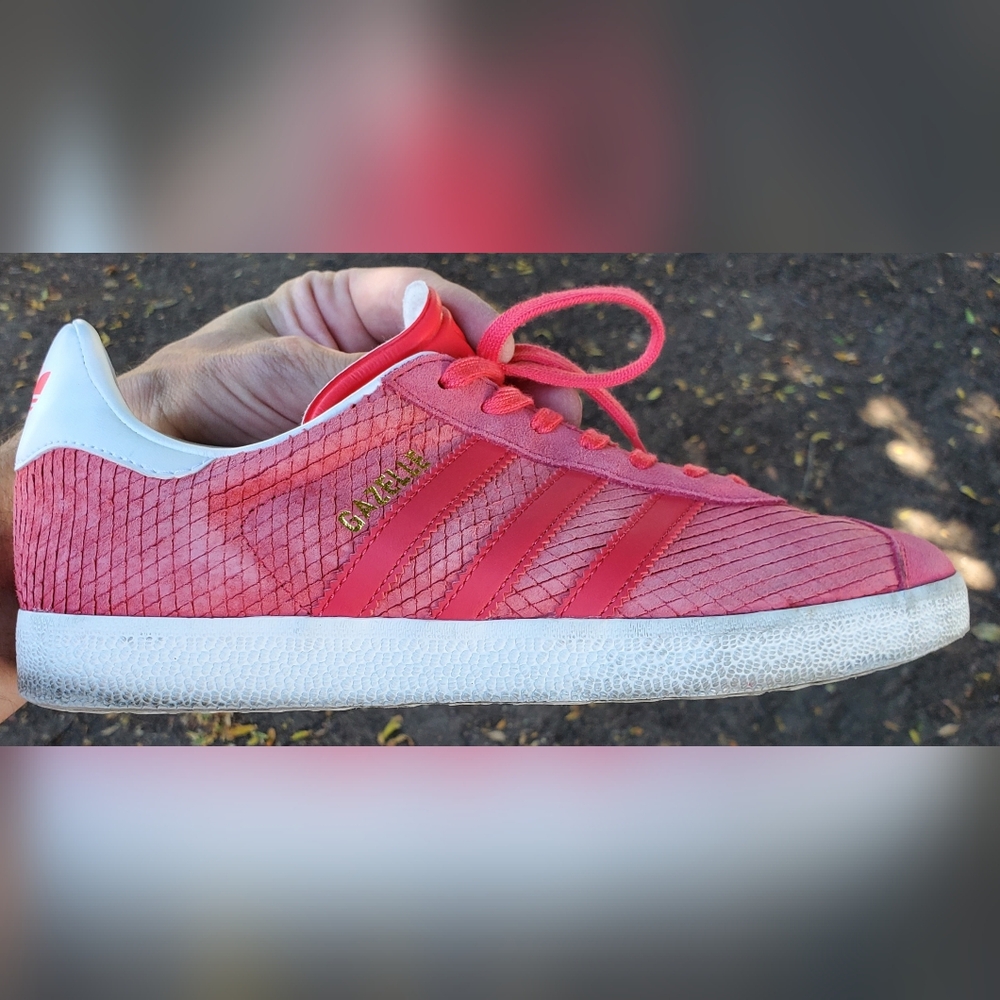 Adidas Gazelle Size 7 US. Red Pink. GPWC.